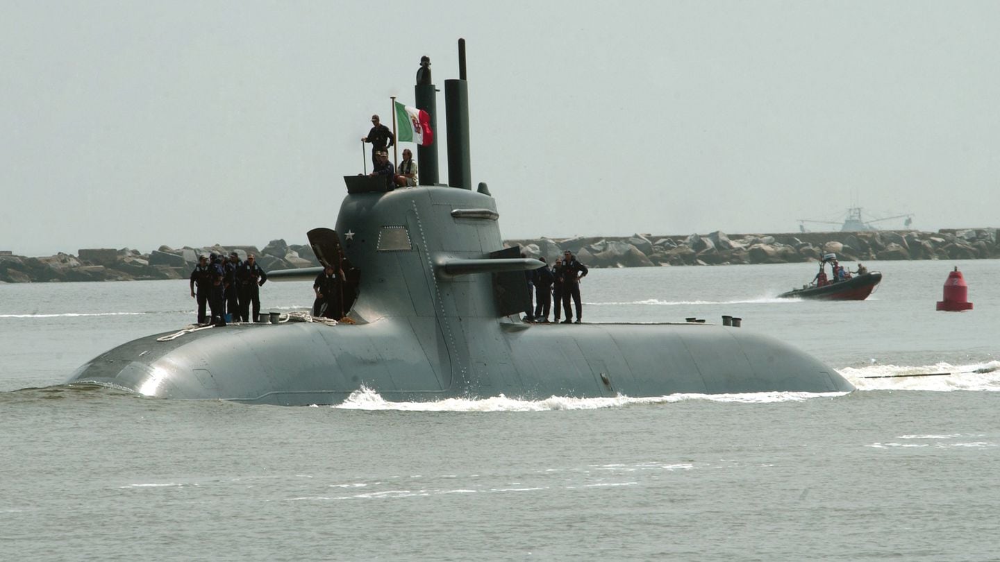 اخبار مترجمة :إيطاليا توقع صفقة للغواصة الأخيرة في سلسلة U-212 Nfs القوية