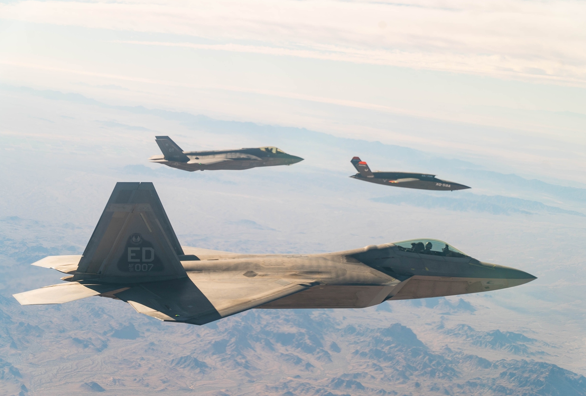 Here S Why The Valkyrie Drone Couldn T Translate Between F 35 And F 22 Jets During A Recent Test