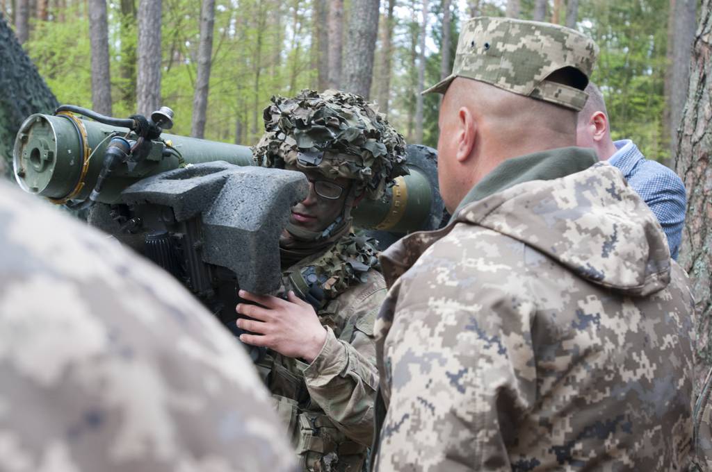 Top US military commander in Europe says more Javelins will help Ukraine
