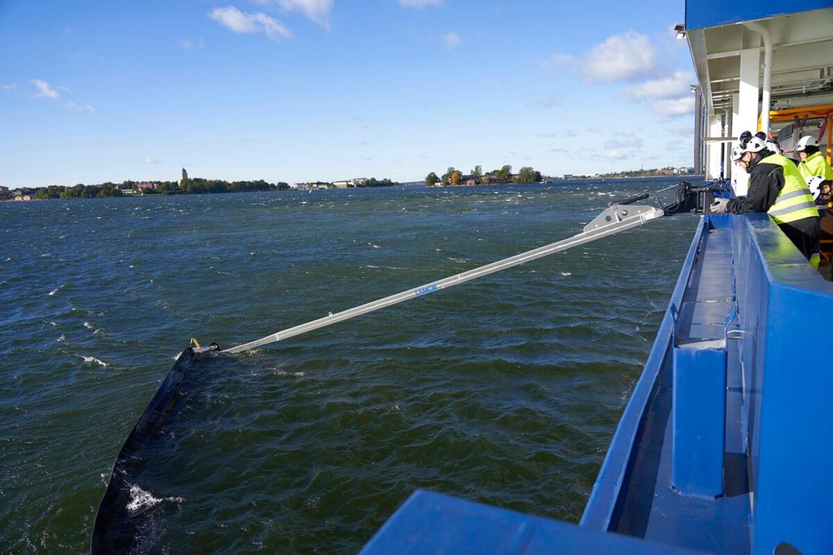 This Icebreaker Can Slurp Up Tons Of Crude Oil Spilled Into Frigid Waters