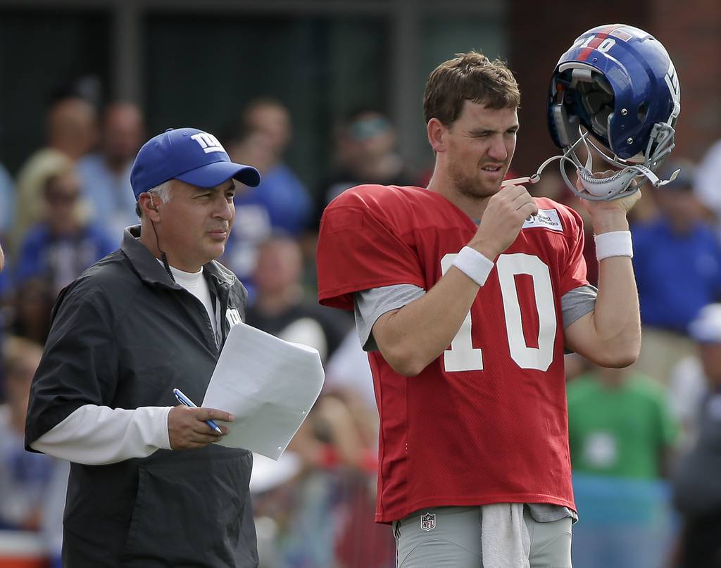 Giants QB coach reflects on Army-Navy rivalry