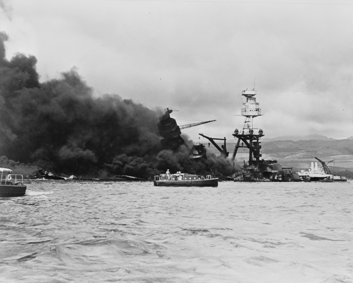 Piece of sunken battleship Arizona heading to Rhode Island