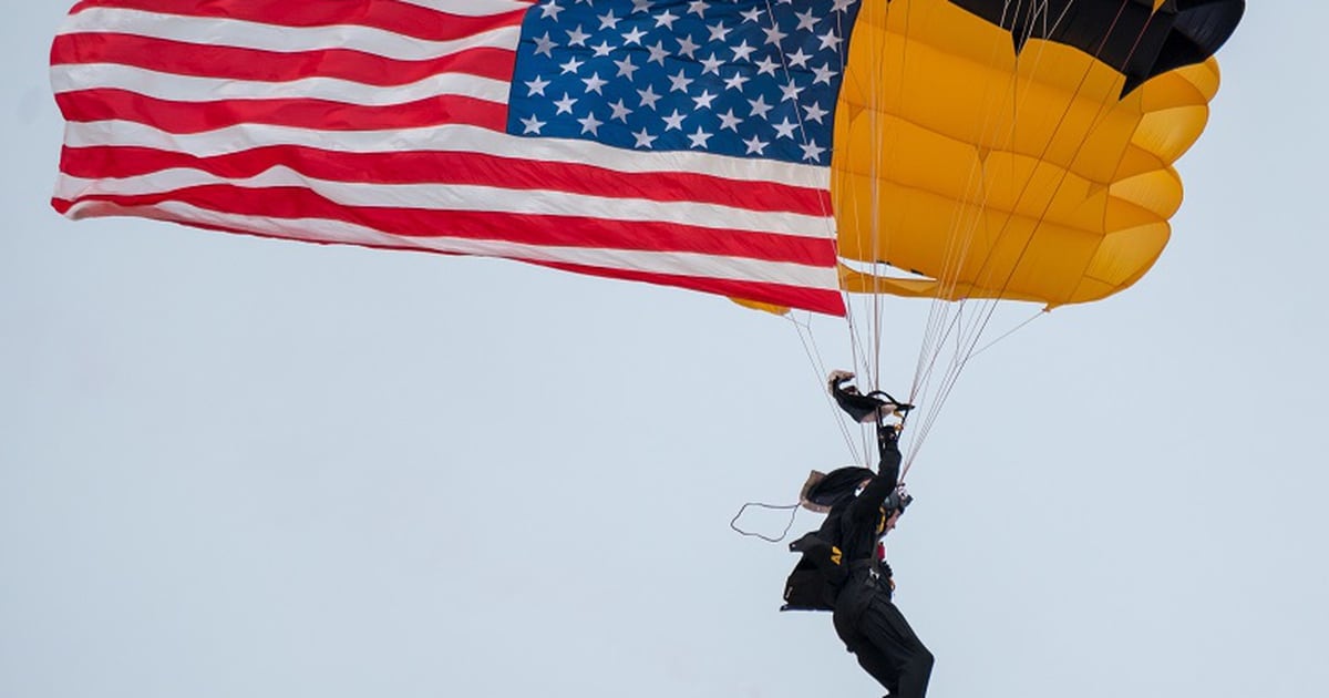Three soldiers hospitalized after Golden Knights parachuting accident