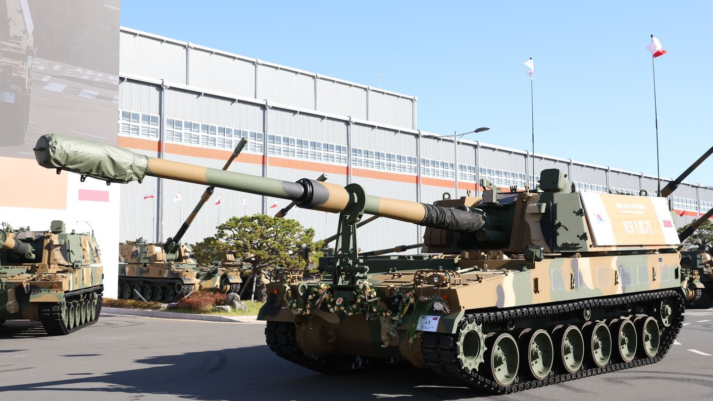 اخبار مترجمة :رومانيا تشتري 54 مدفع هاوتزر من شركة Hanwha Aerospace الكورية الجنوبية