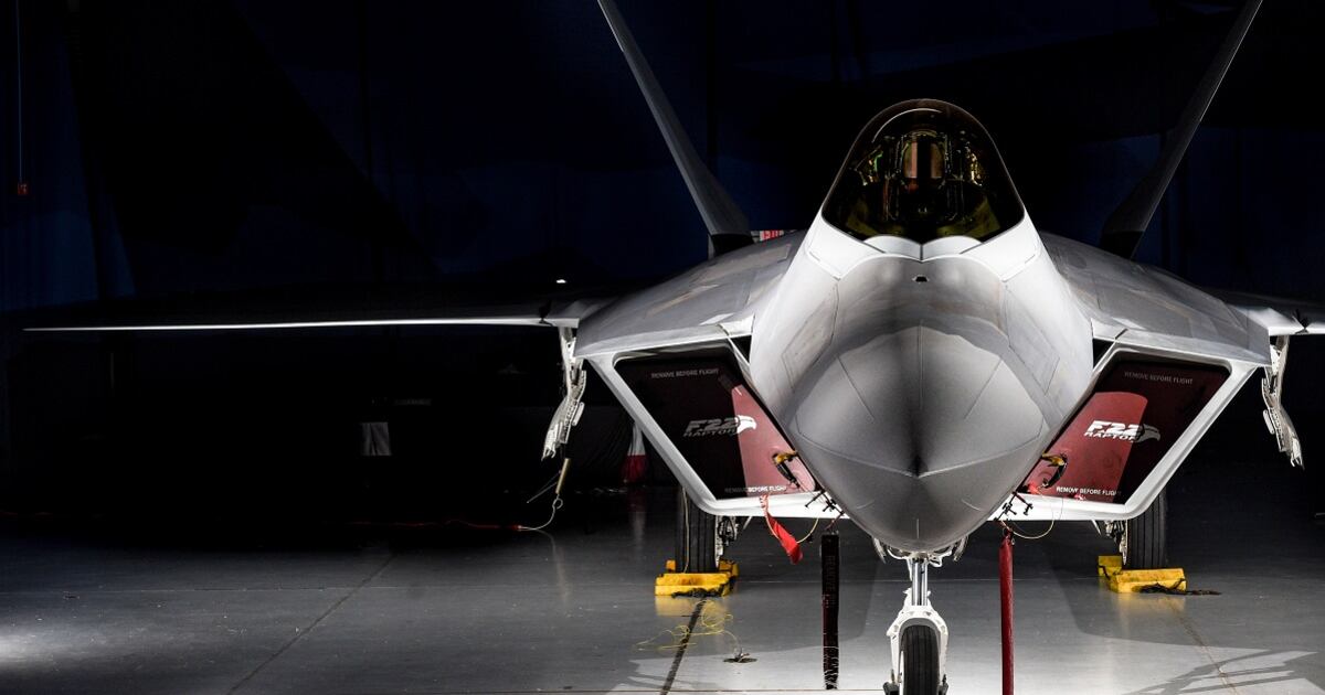 Aircraft mission-capable rates hit new low in Air Force, despite ...