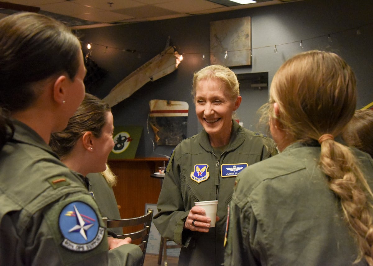 Air Force purges photos, websites on pioneering female pilots