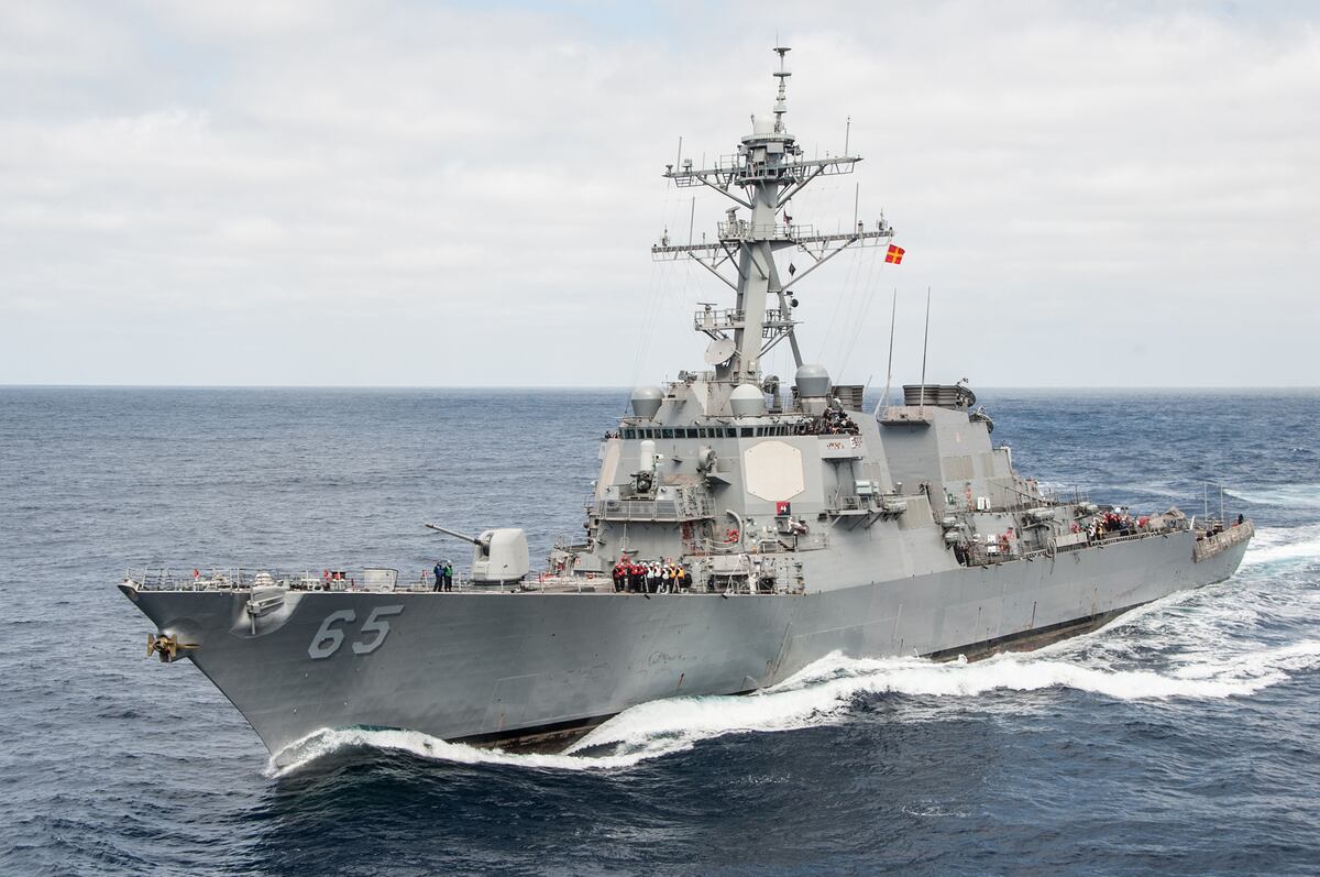 Japanese tug boat collides with destroyer Benfold