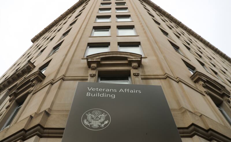 Va To Recoup Nearly 10 Million In Mistaken Bonuses To Senior Staffers 8147