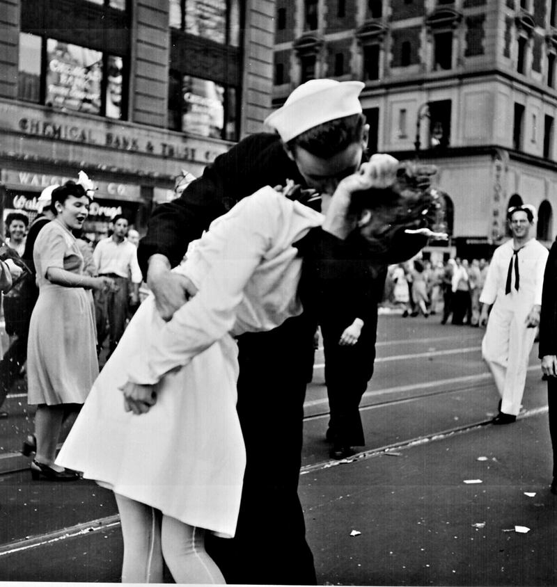 ‘Kissing Sailor’ in iconic photo turns 95