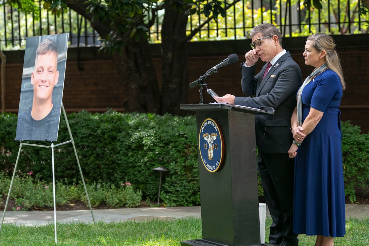 Marine who tried to save Osprey pilots posthumously awarded top medal