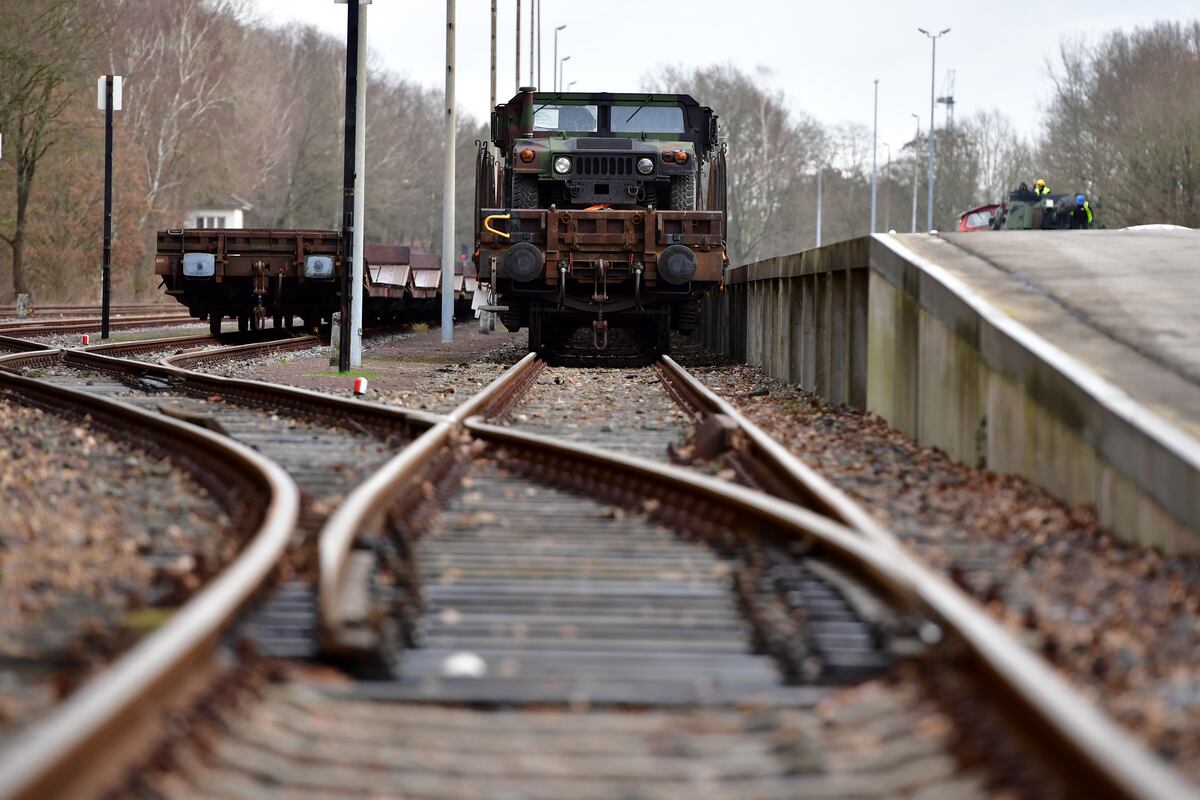 Dutch military adds railway steel to rush troops to NATO’s east flank