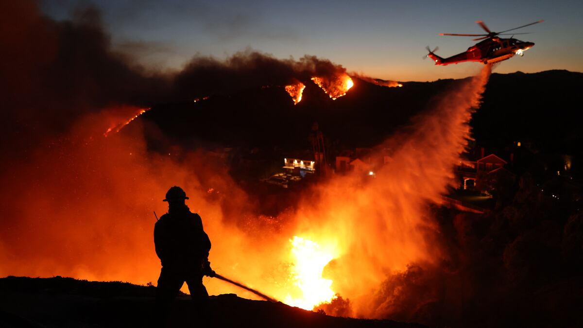 Fire Tracking App Watch Duty Is a Tech Lifeline During Fires