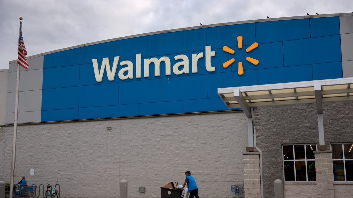 Top Walmart Managers Could Earn a Whole Lot More Than You