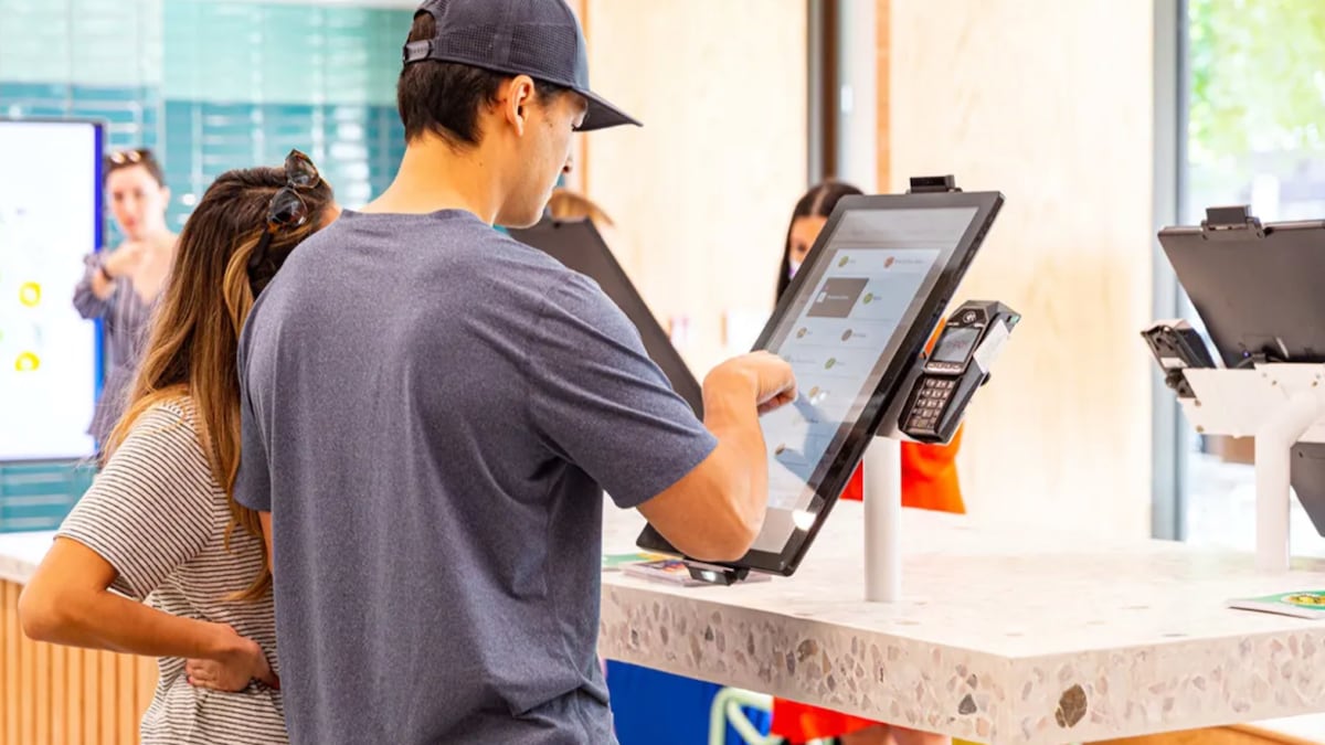 Will AI-Powered Self-Service Kiosks Improve Your Fast-Food Experience?