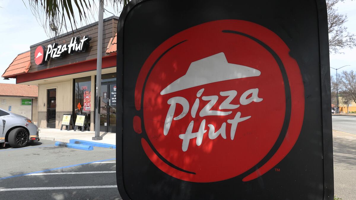 Pizza Hut Gets a Brick-and-Mortar Makeover