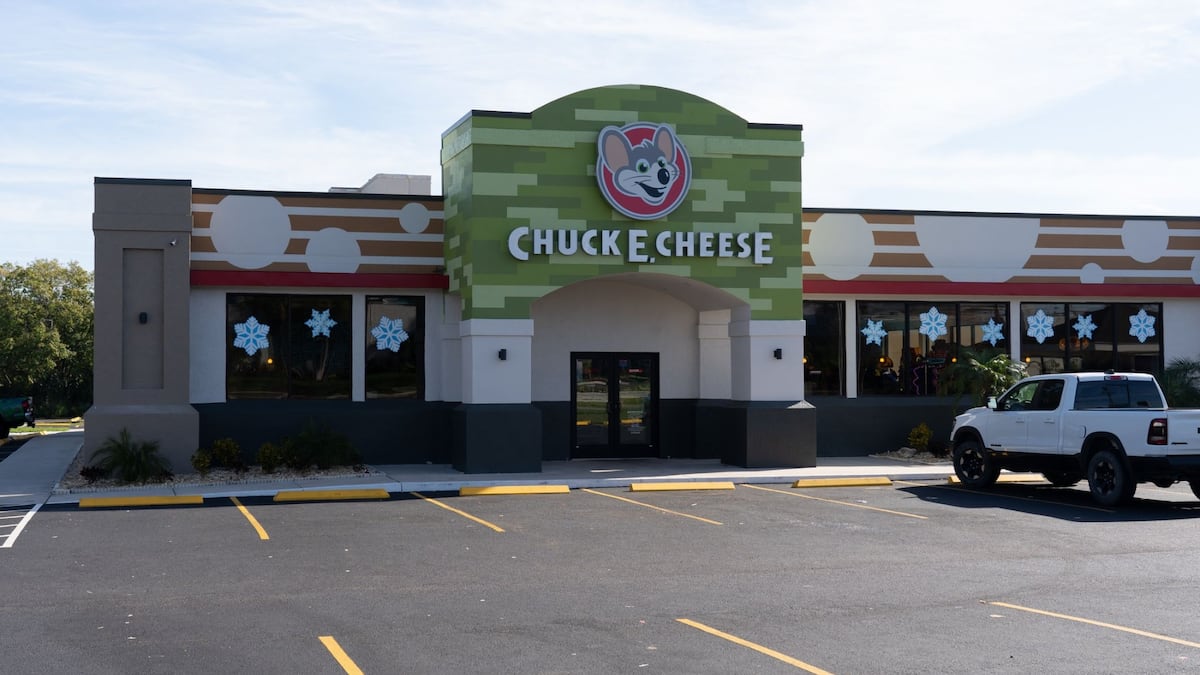 'Eatertainment': How Chuck E. Cheese Pairs Dining With Experience