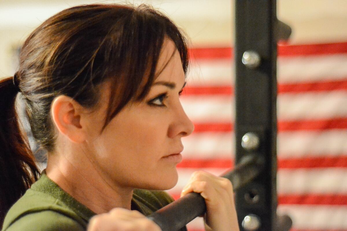 Marine Corps Promotes Female Officers No Nonsense Pullup Plan