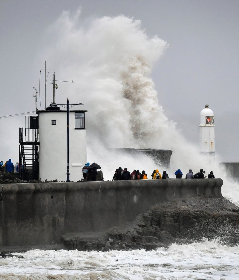 Uk Lashed By Storm 2 Found Dead In Rough Seas
