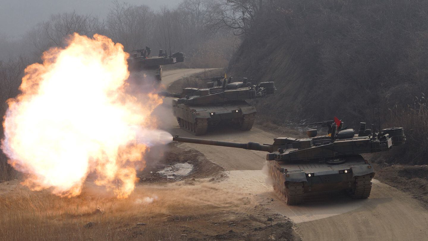 South Korean K2 tanks fire live rounds during a February 11, 2015, drill in Gyeonggi-do, South Korea. (Chung Sung-Jun/Getty Images)